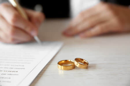 契約結婚とは？メリットやデメリット、婚前契約書の作り方を解説！
